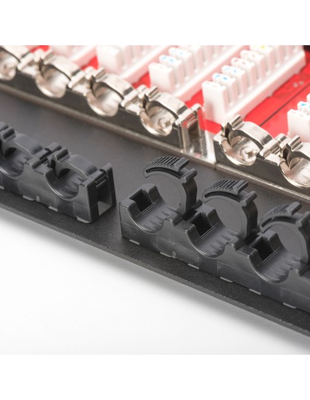 
Panel 19" 24 Puertos FTP Cat 6 Negro 0,5 U