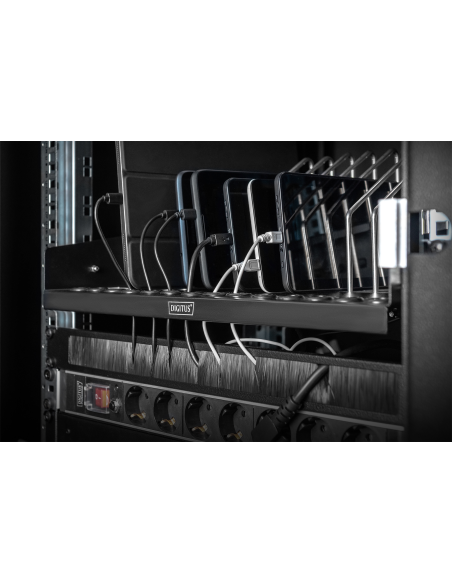 
DN-97665  DIGITUS - Estante extensible para tabletas, ordenadores portátiles, smartphones. 175x483x340 mm, negro (RAL 9005). 